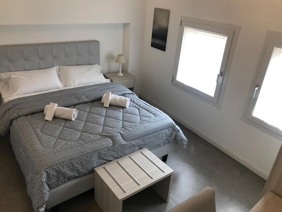 La Corte Del Sant'Orsola Rooms Bologna Bagian luar foto