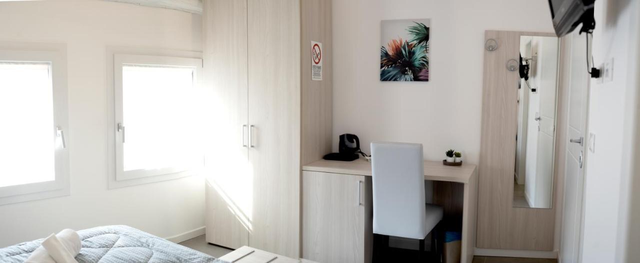 La Corte Del Sant'Orsola Rooms Bologna Bagian luar foto