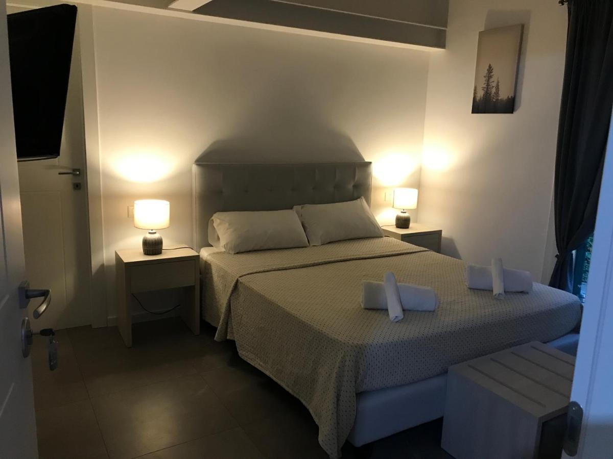 La Corte Del Sant'Orsola Rooms Bologna Bagian luar foto